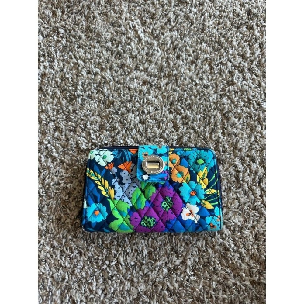 Vera Bradley Floral Quilted Wallet Clutch Wristlet Turnlock